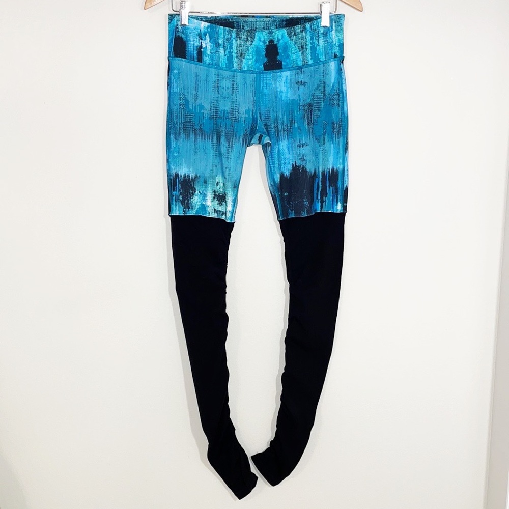 ALO Yoga Goddess Ribbed Leggings Blue Abstract  & Black Leg Warmers Size M - Picture 2 of 8